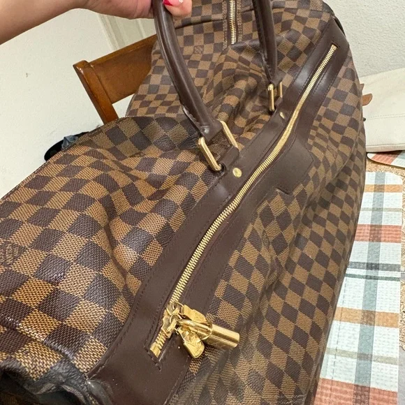 Louis Vuitton Travel Bag - Picture 11 of 16